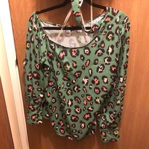 Choker collar off the shoulder top. Vibrant colors 🎨 Size 1X.